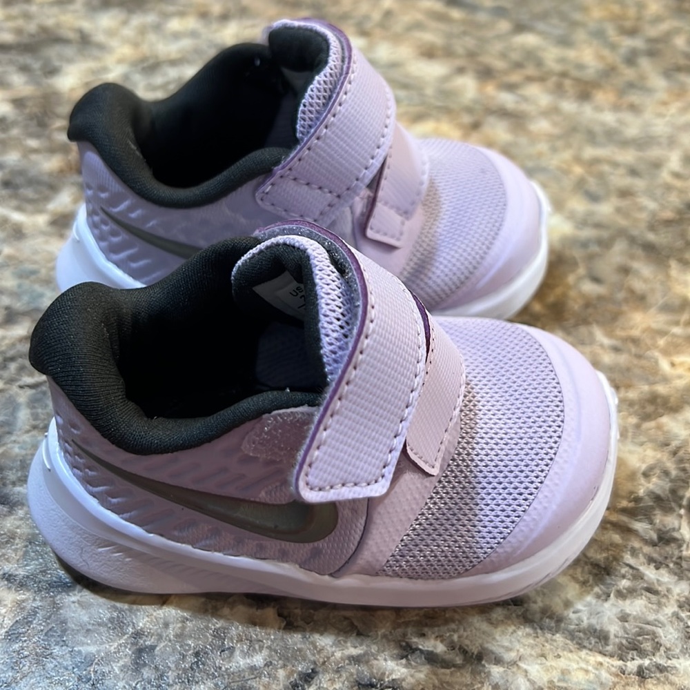 Nike Revolution 6 size 2C